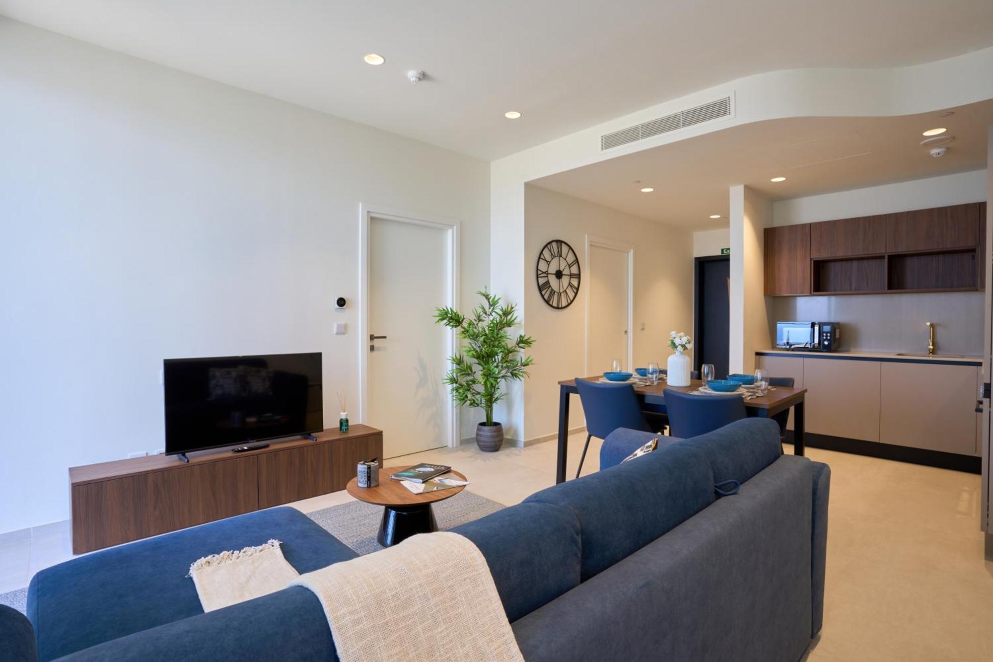 Mercury Tower With Stunning Sea Views Apartment